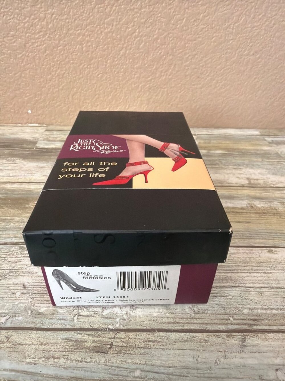Just The Right Shoe Raine 2003 Wildcat Miniature Shoe Used w/ Box COA #25384 - Picture 3 of 14